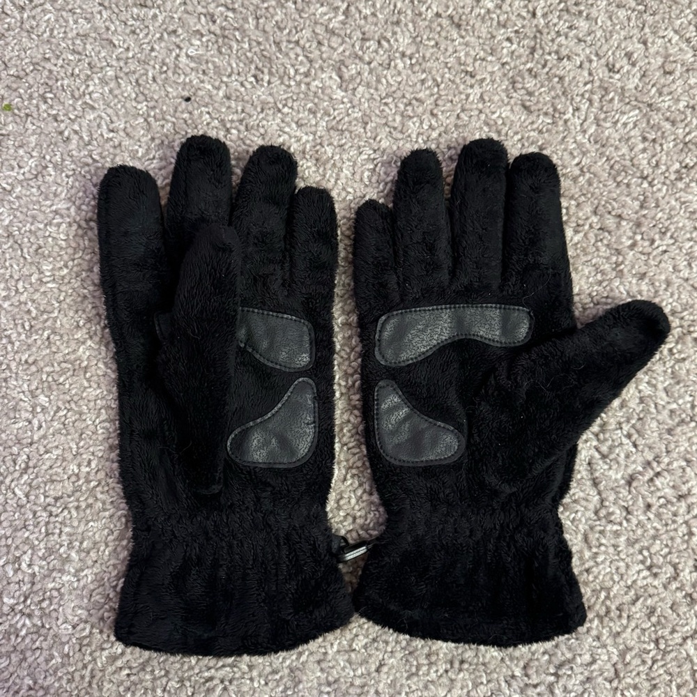 Fuzzy black Columbia womens omni heat gloves size M